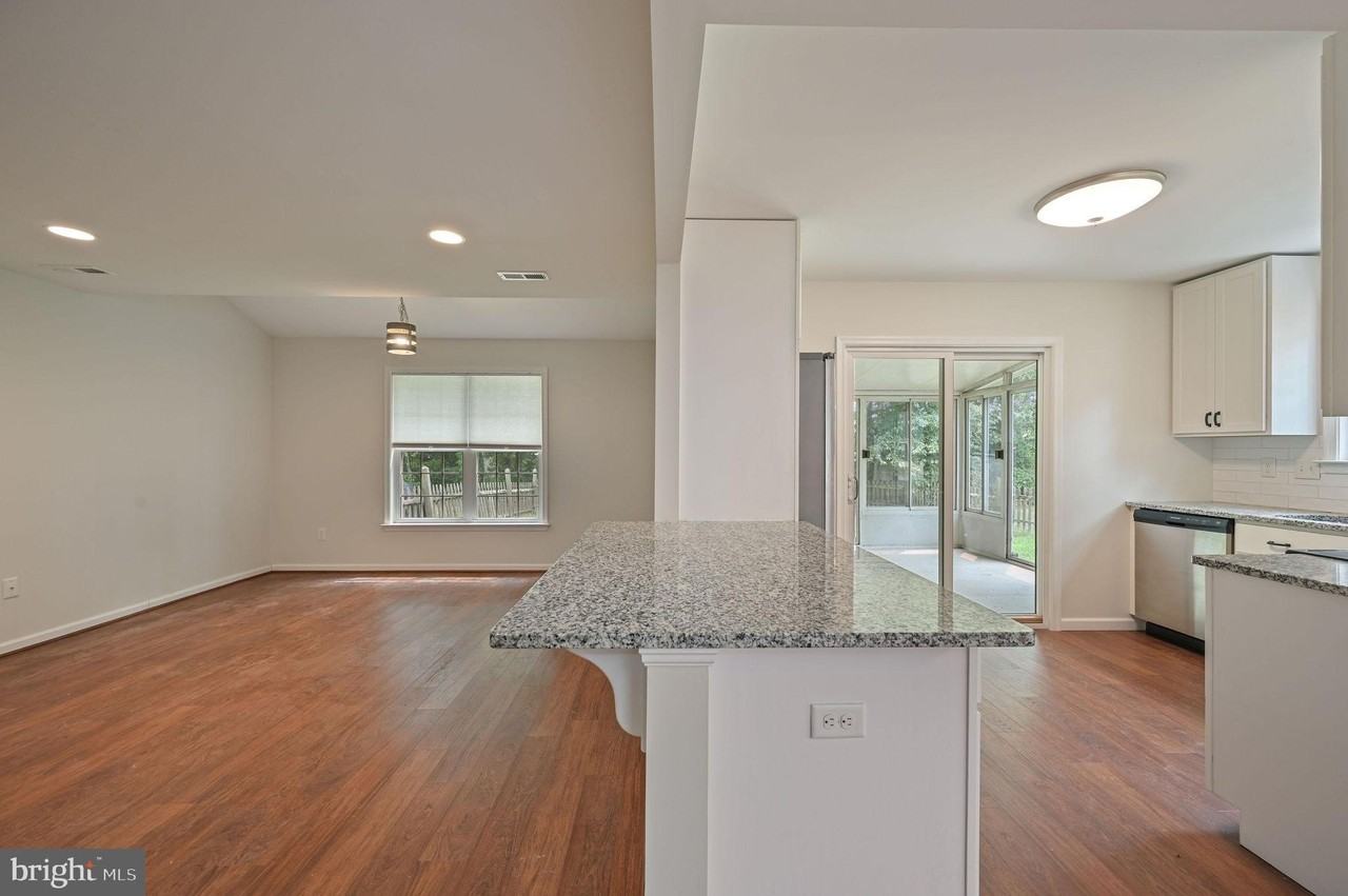 176 Stoney Dr - Photo 6 of 17