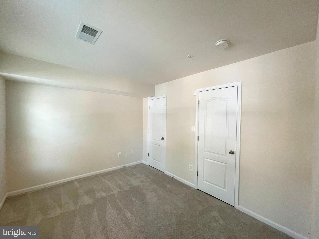 2863 Hedgerow Pl - Photo 3 of 30