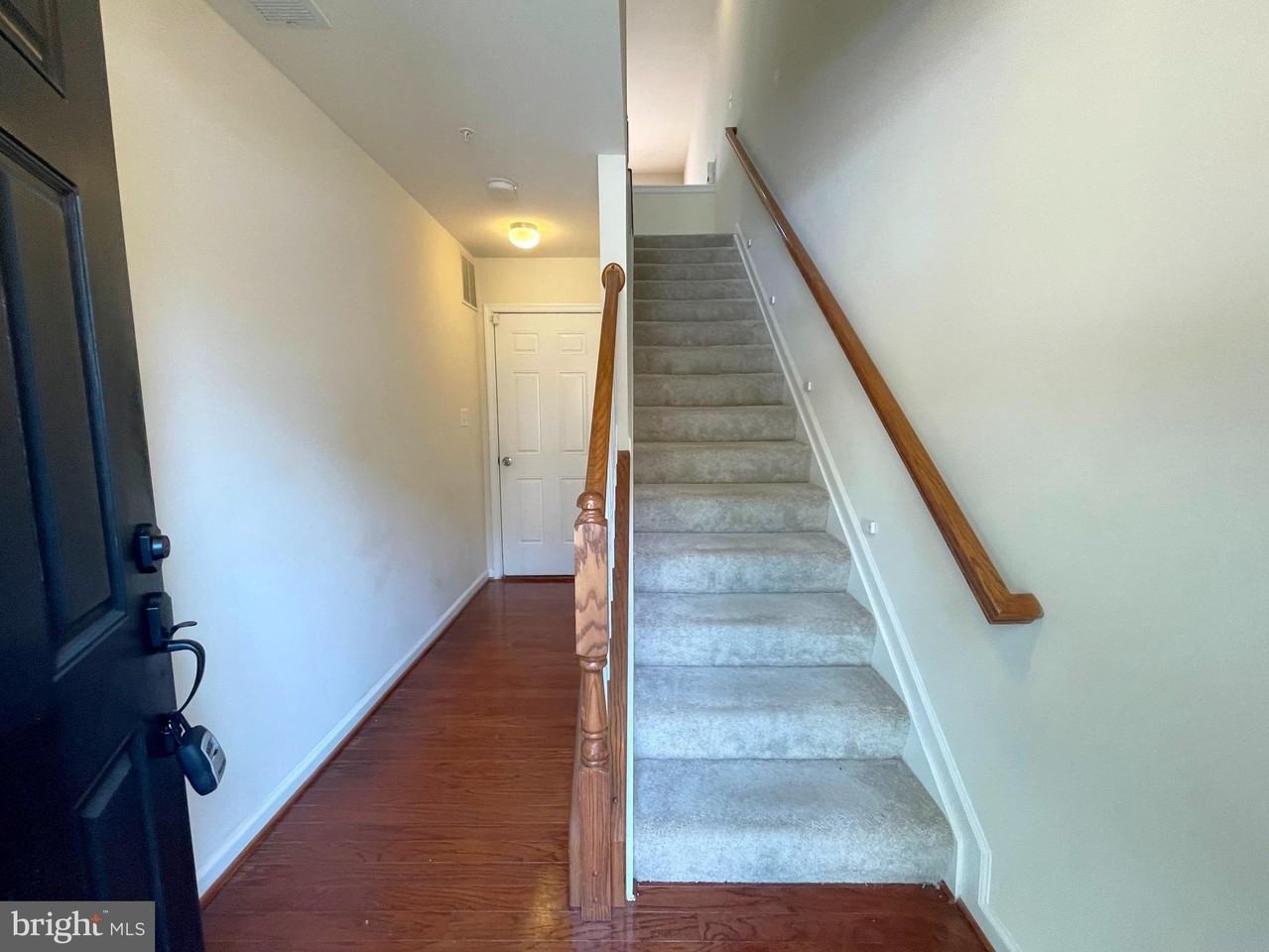 2863 Hedgerow Pl - Photo 5 of 30