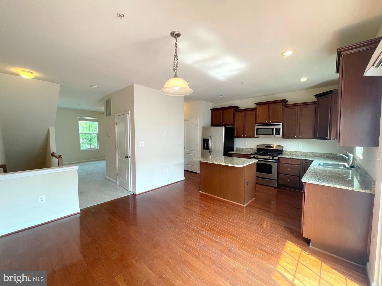 2863 Hedgerow Pl - Photo 6 of 30