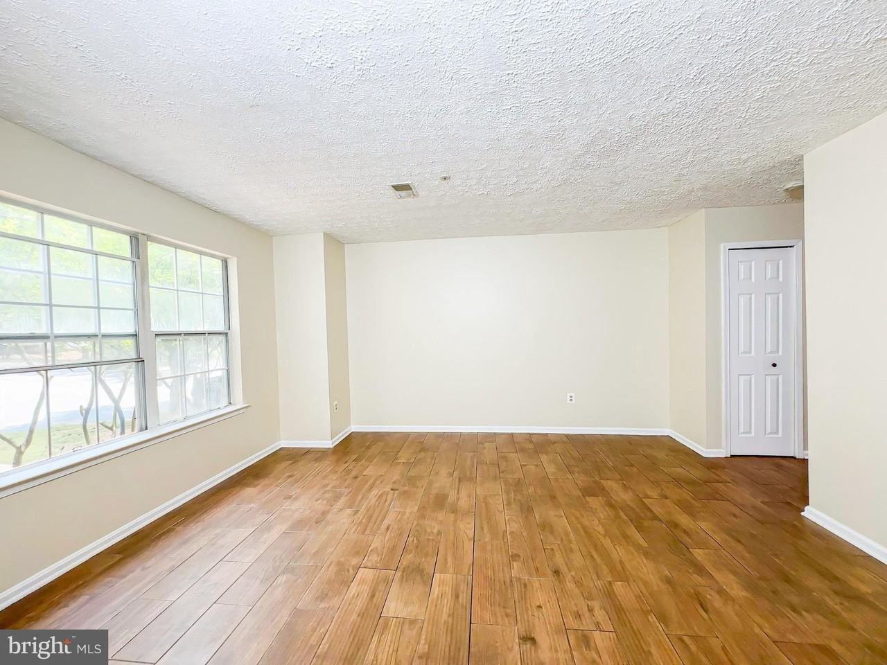 7218 Mahogany Dr #4 - Photo 4 of 23