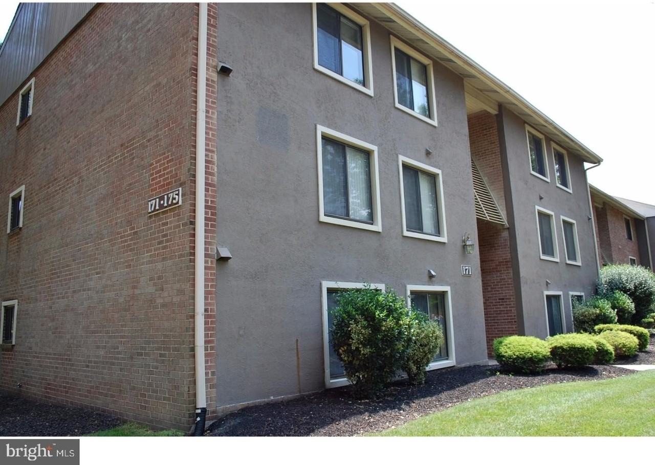 171 Echelon Rd Apt 1 - Photo 2 of 24