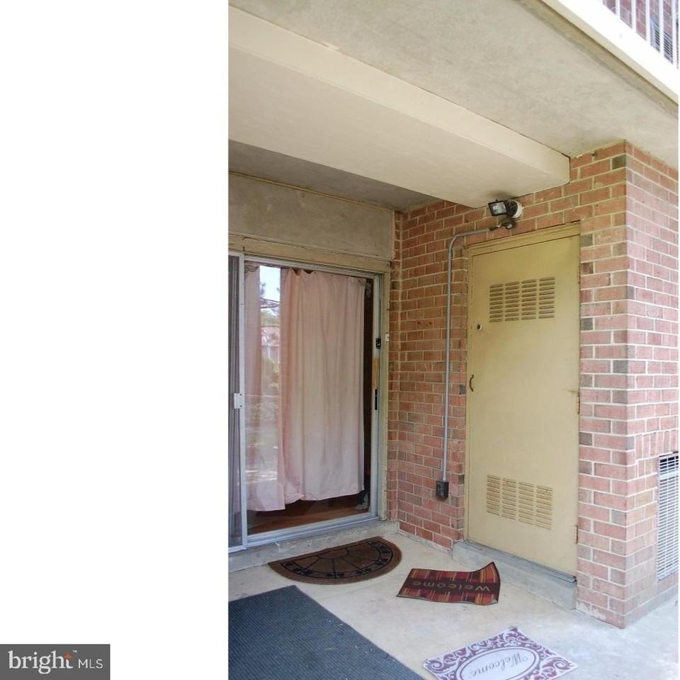 171 Echelon Rd Apt 1 - Photo 5 of 24