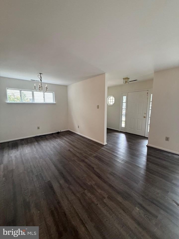 49 Bayberry Ct #49 - Photo 3 of 12