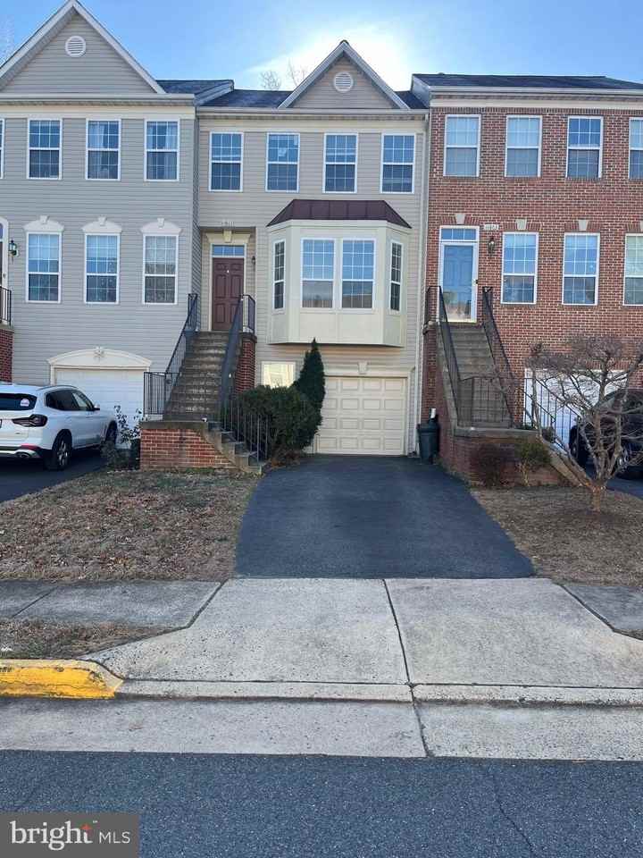 14861 Bolton Rd - Photo 3 of 17