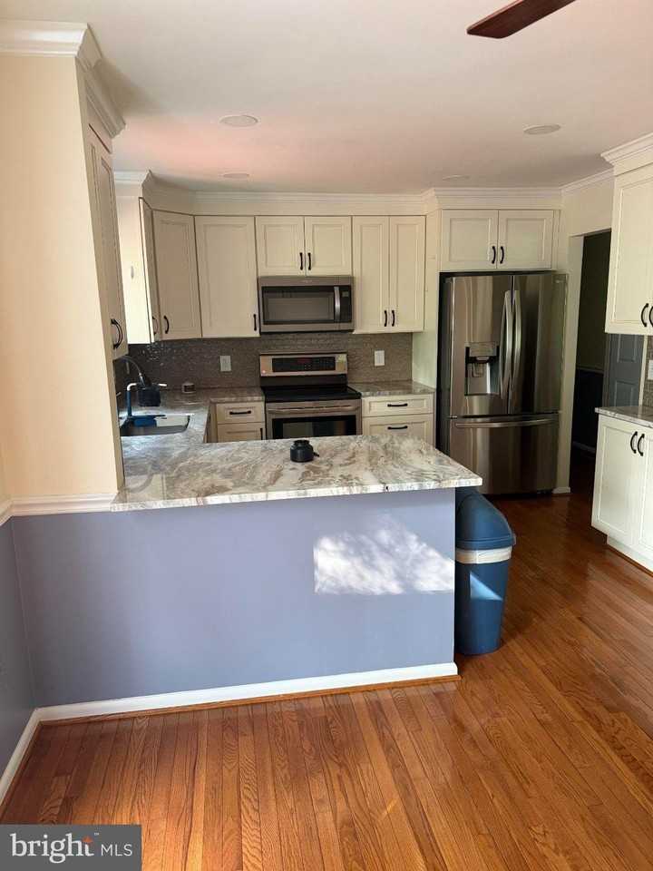9231 Landgreen St - Photo 2 of 9