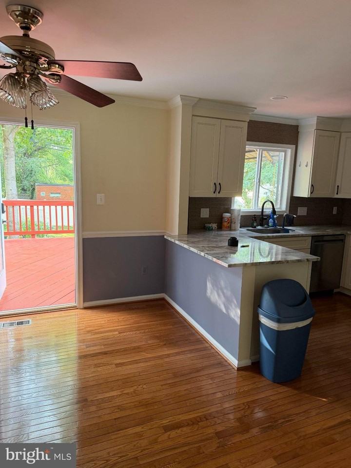 9231 Landgreen St - Photo 7 of 9
