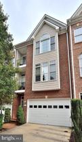 103 Washington Square Ct - Photo 1 of 1