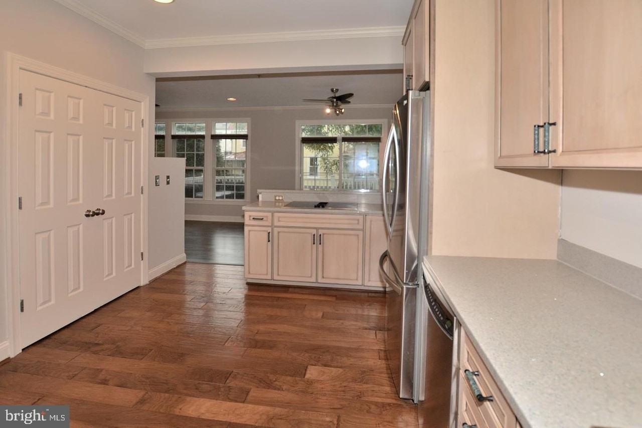 103 Washington Square Ct - Photo 2 of 26