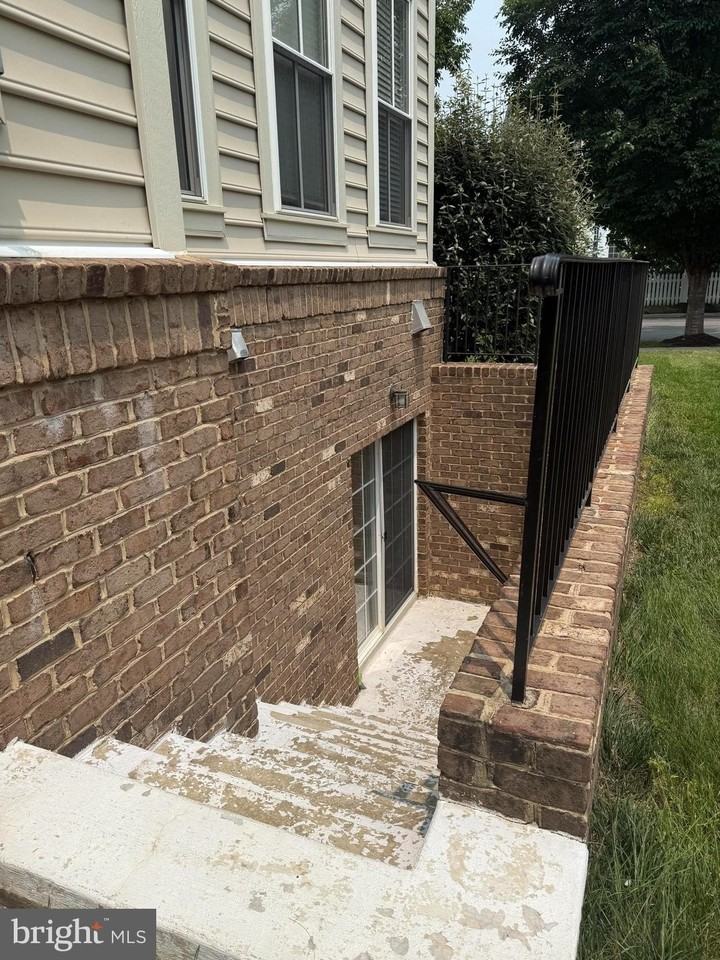 10892 Clara Barton Dr - Photo 2 of 15