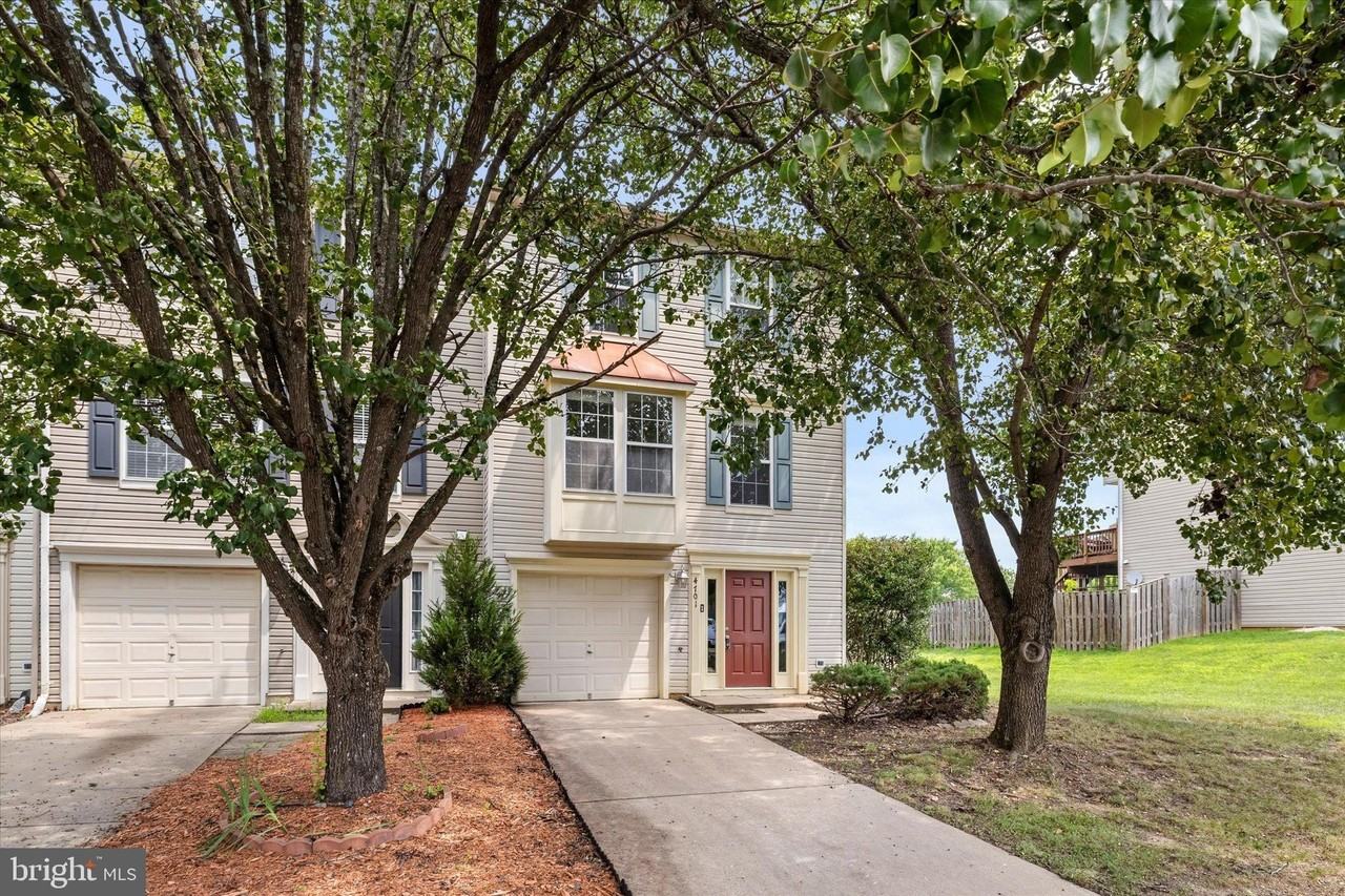 4701 Colonnade Way - Photo 2 of 33