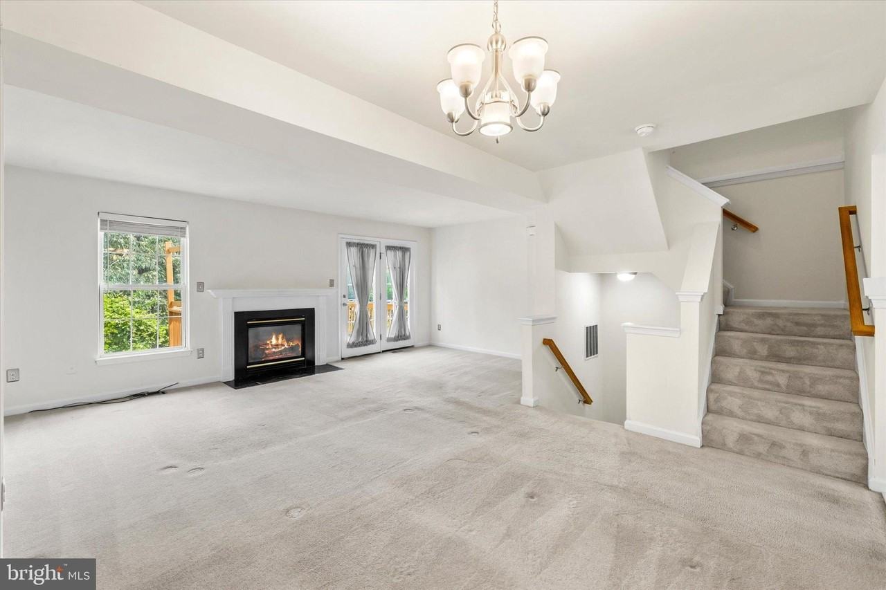 4701 Colonnade Way - Photo 5 of 33