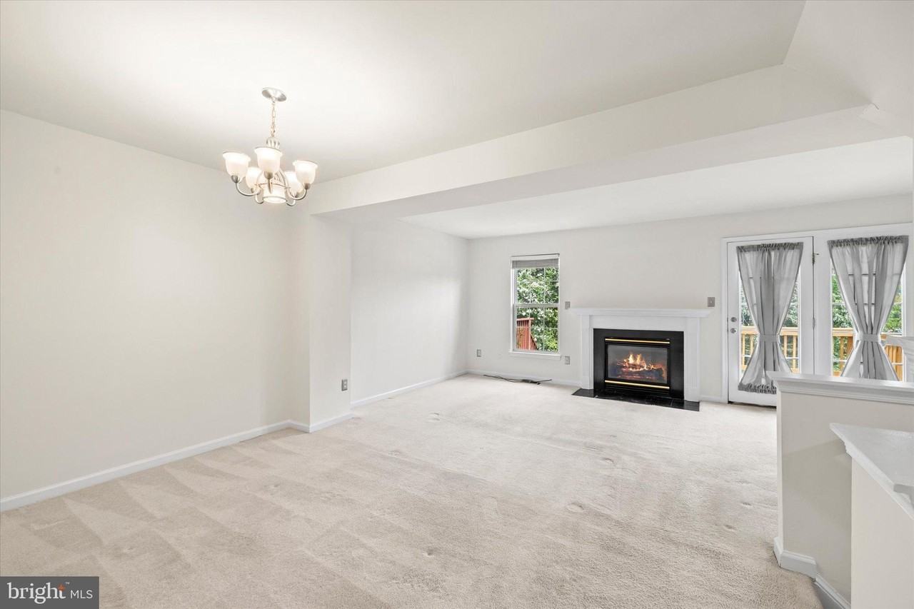 4701 Colonnade Way - Photo 6 of 33