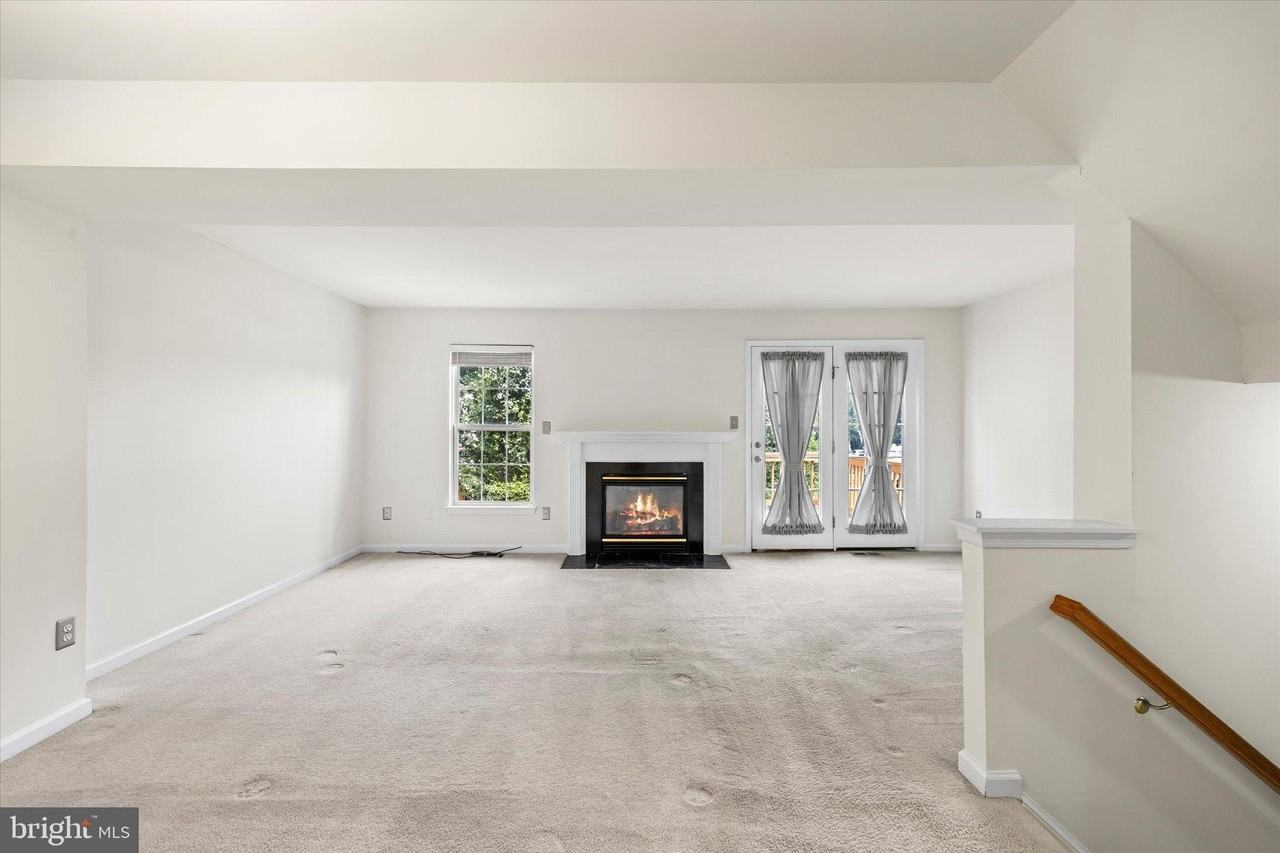 4701 Colonnade Way - Photo 7 of 33
