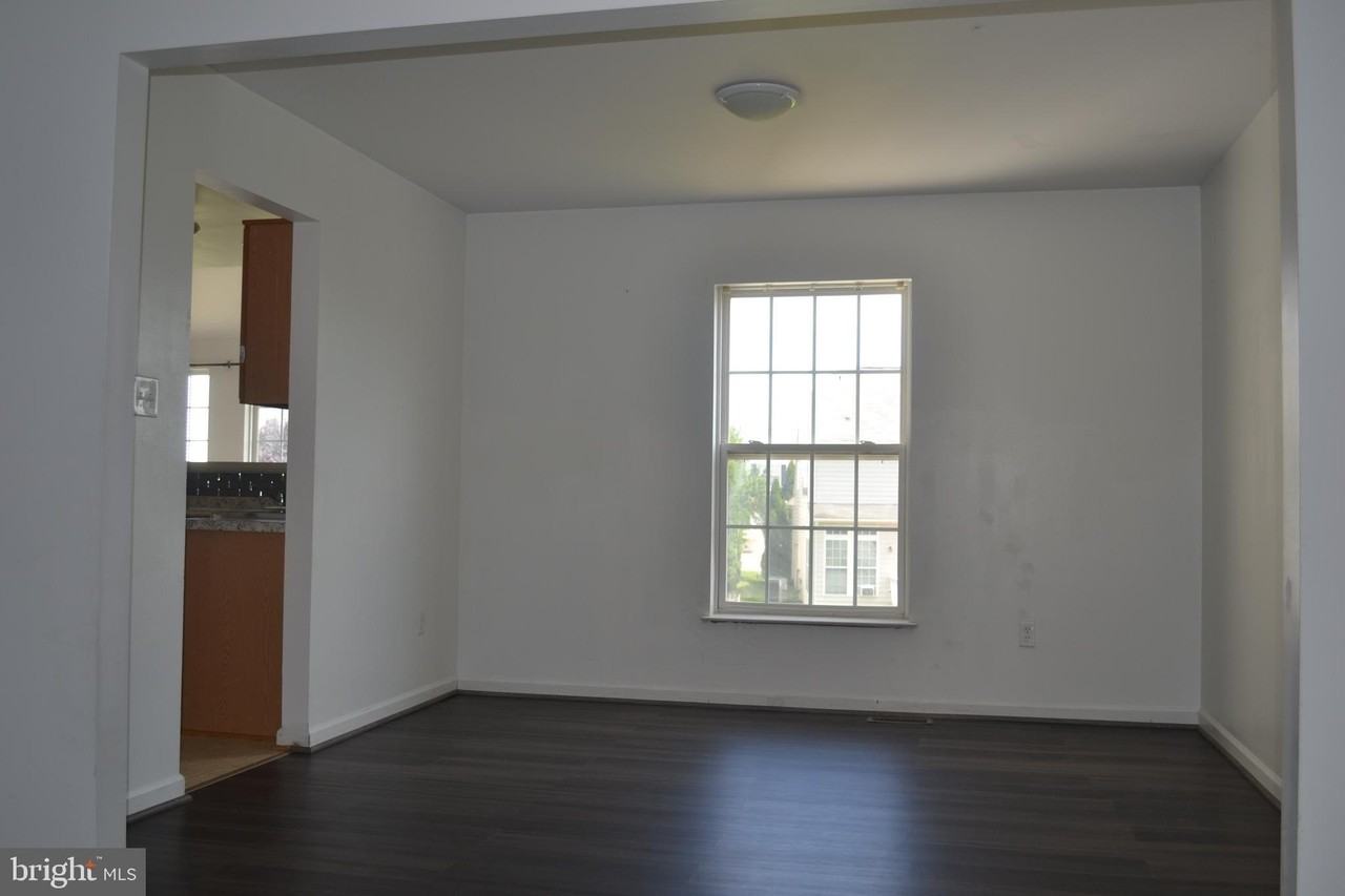 5413 Silver Maple Ln - Photo 4 of 27