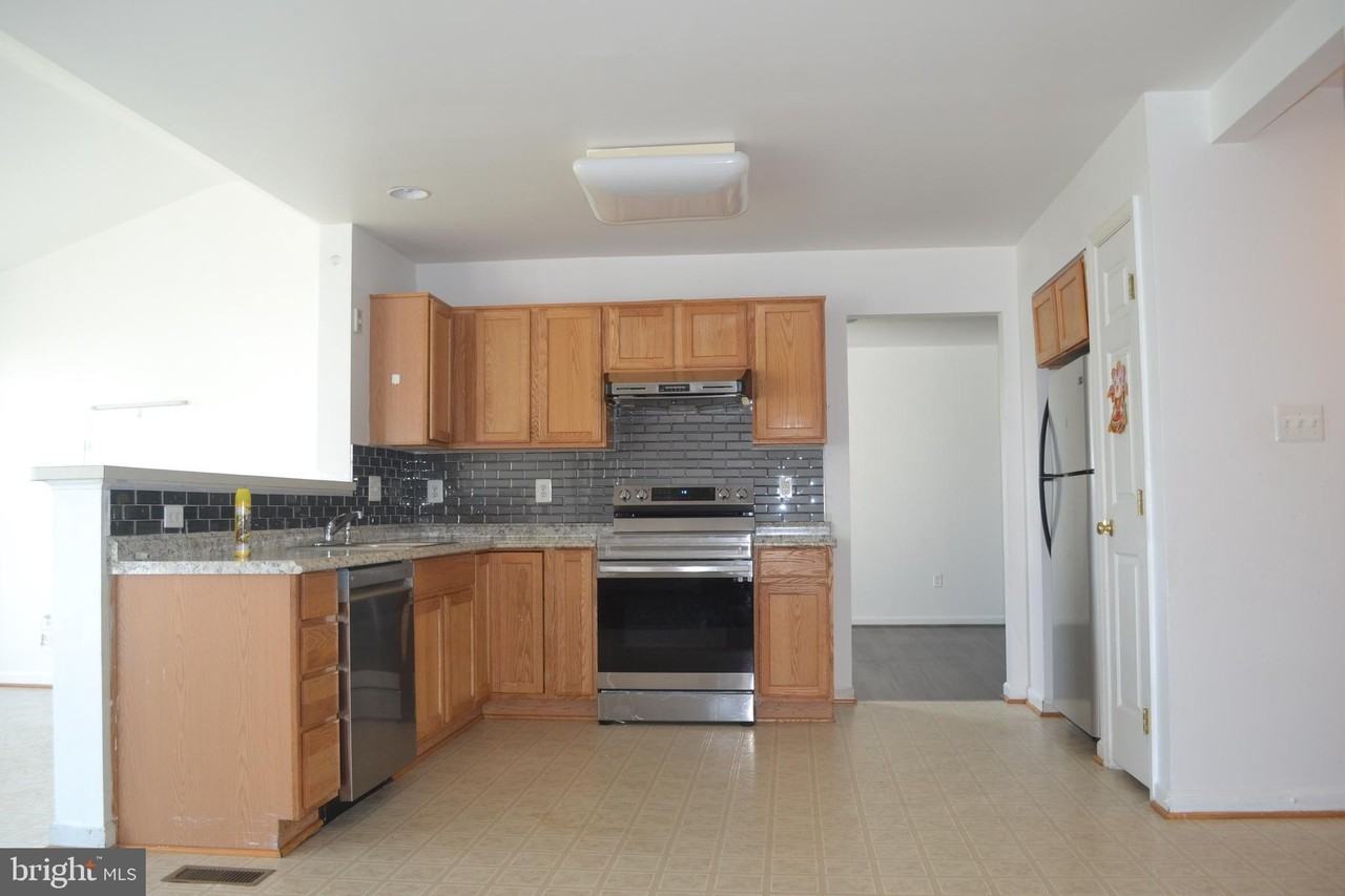 5413 Silver Maple Ln - Photo 5 of 27