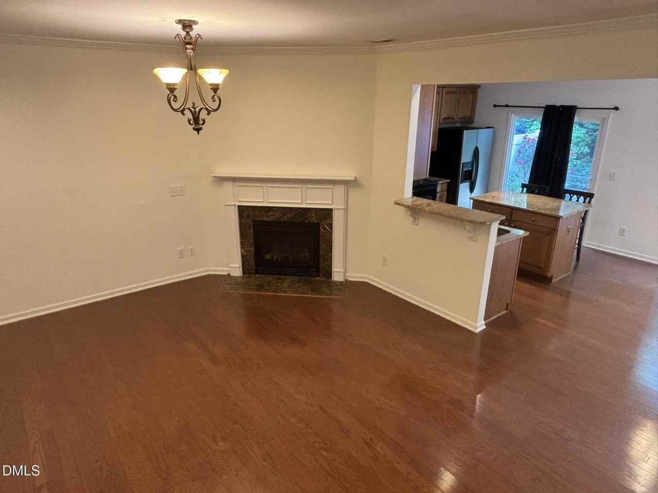 318 Anterbury Dr - Photo 6 of 14