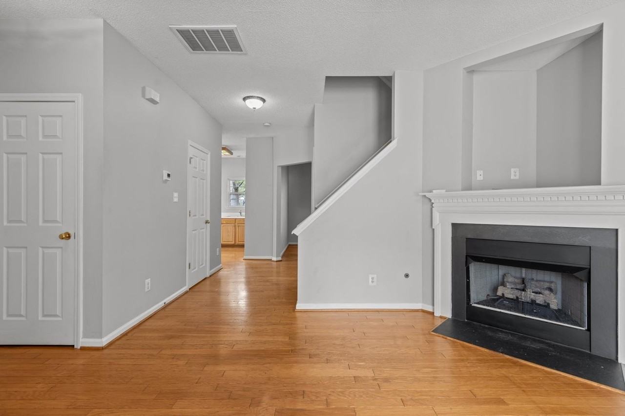 5316 Corinthian Way - Photo 4 of 43