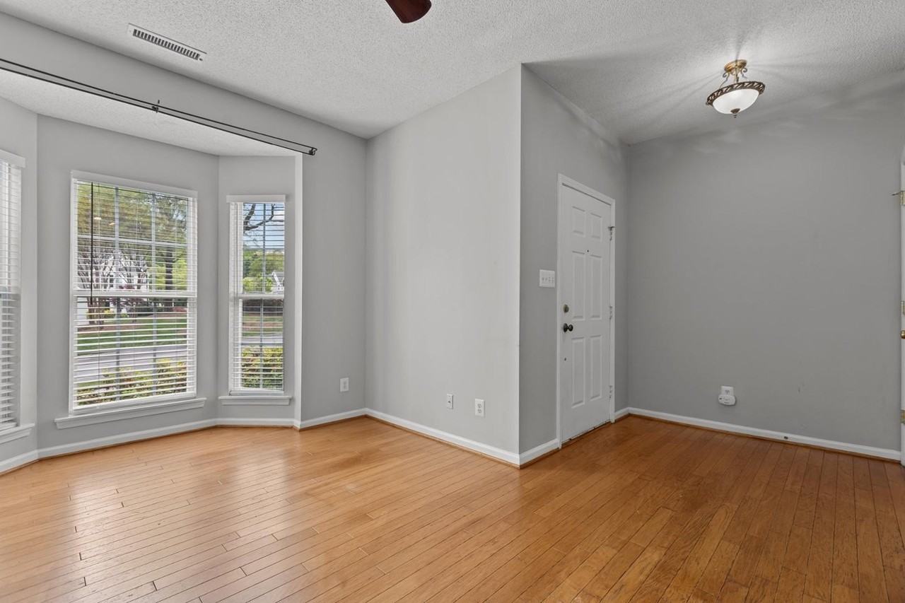 5316 Corinthian Way - Photo 6 of 43