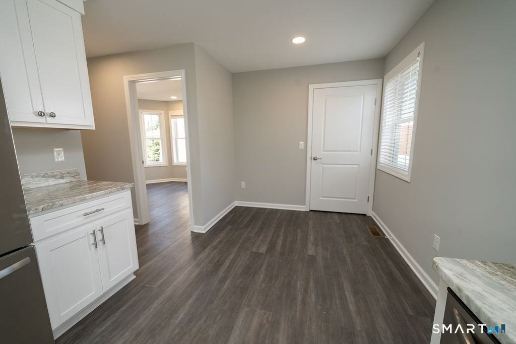 139 Main St - Photo 6 of 18