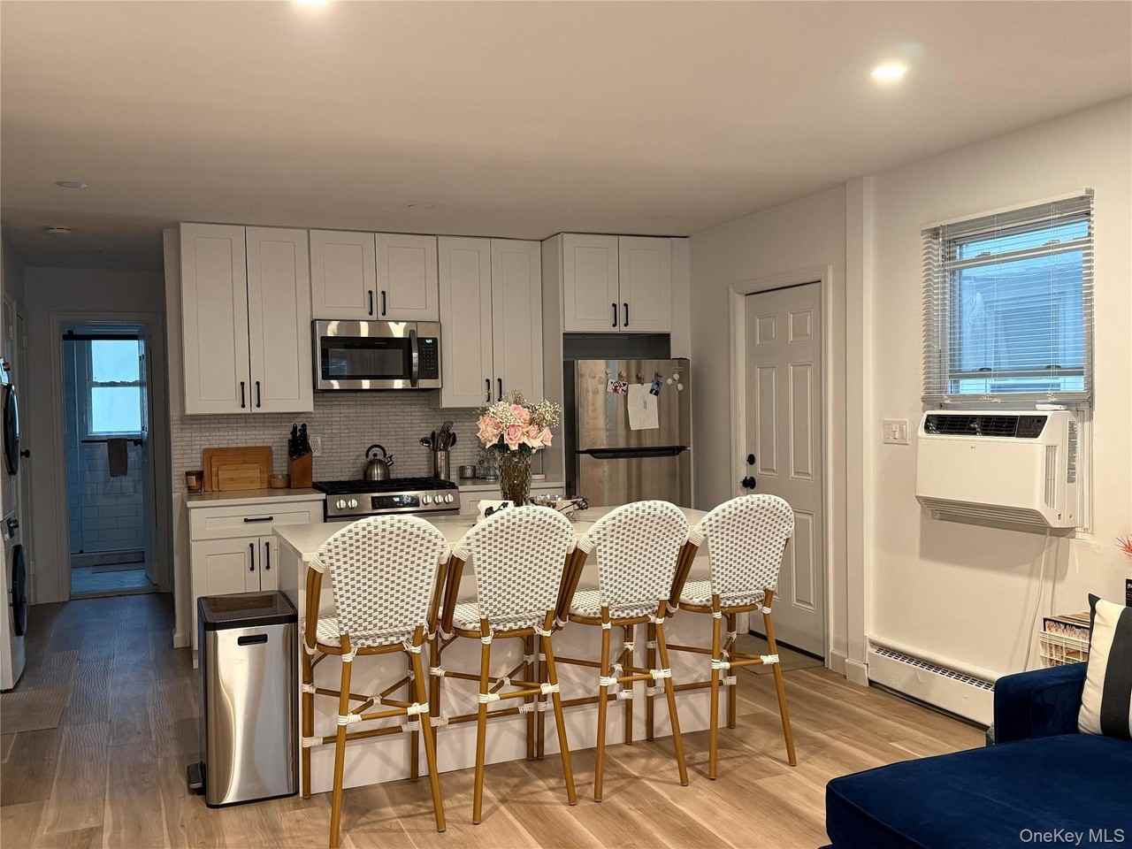 624 E Broadway ##2 - Photo 3 of 13