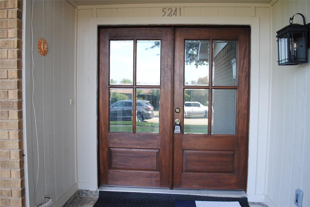 5241 Reed Dr - Photo 4 of 27