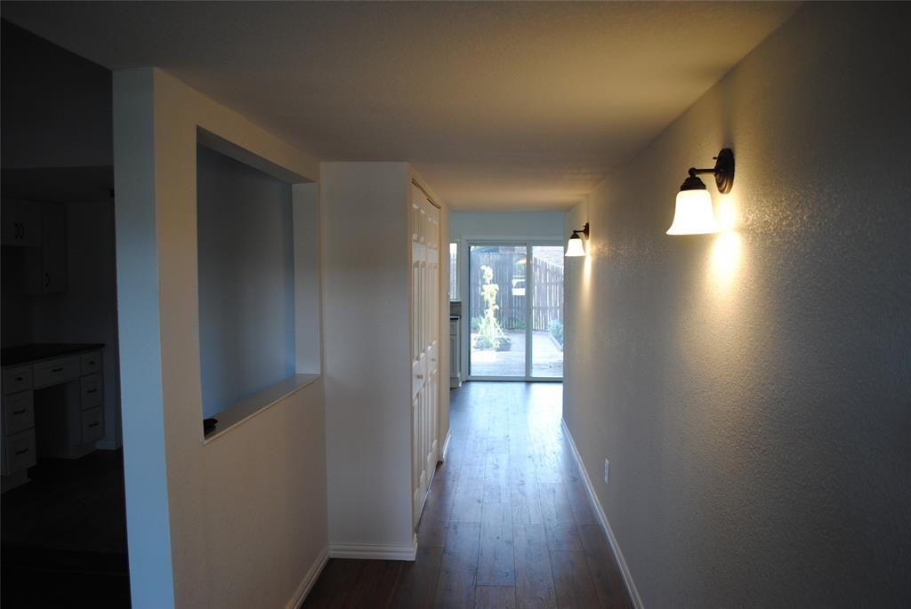 5241 Reed Dr - Photo 5 of 27