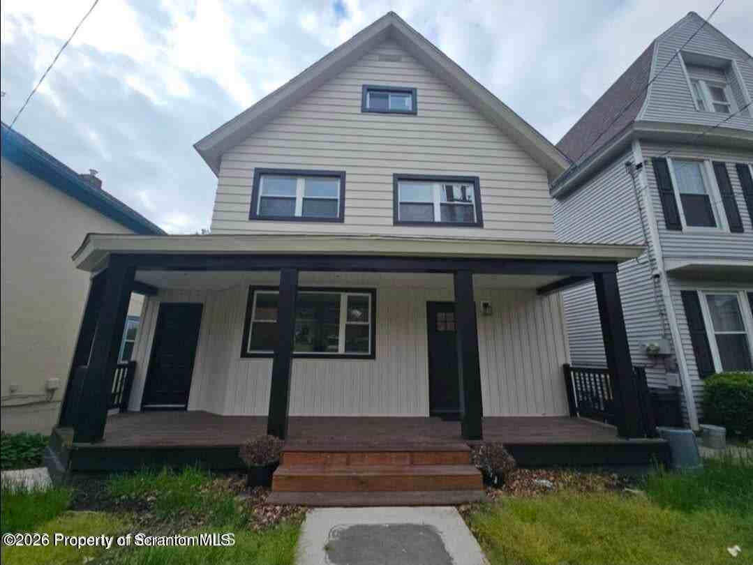 1105 Quincy Ave - Photo 2 of 25