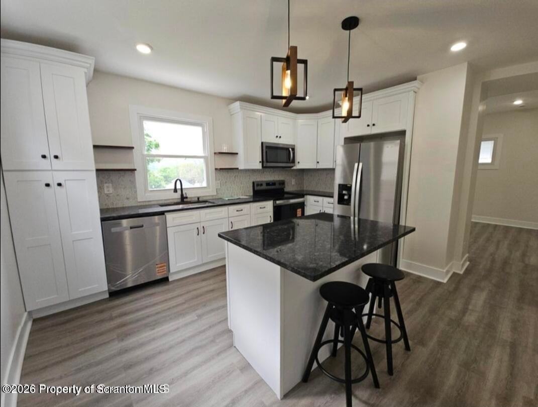 1105 Quincy Ave - Photo 5 of 25