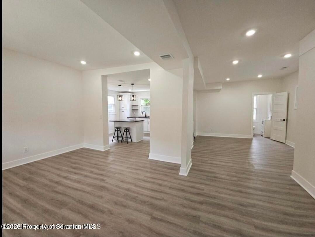 1105 Quincy Ave - Photo 7 of 25