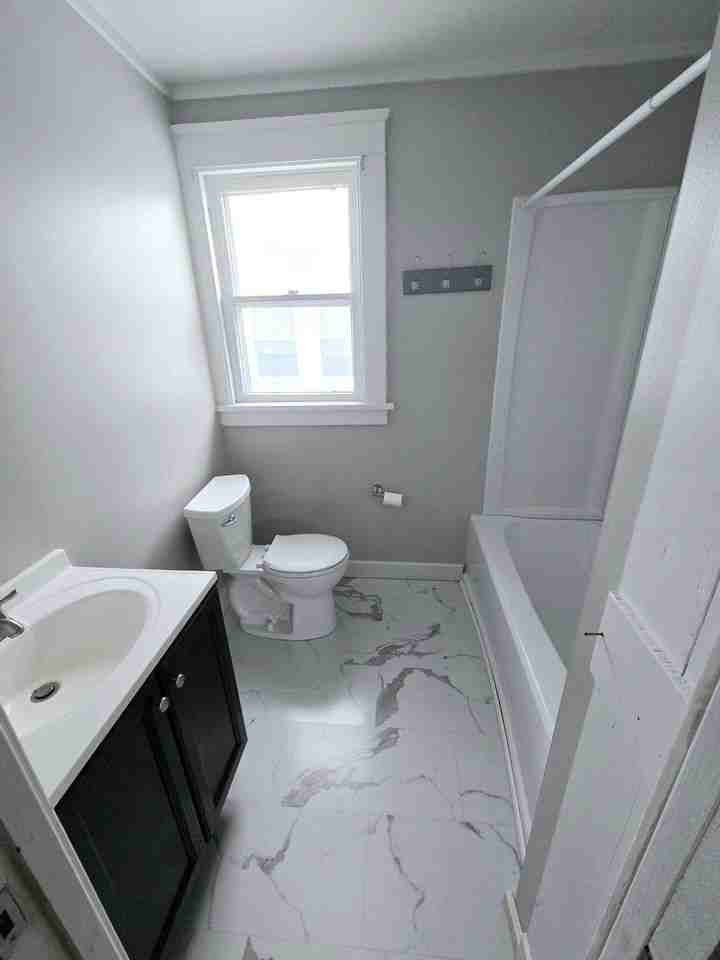 3003 Chestnut StreetUpstairs #2 - Photo 2 of 10