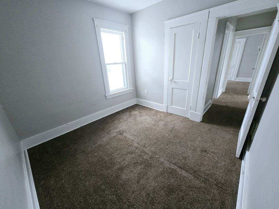3003 Chestnut StreetUpstairs #2 - Photo 7 of 10