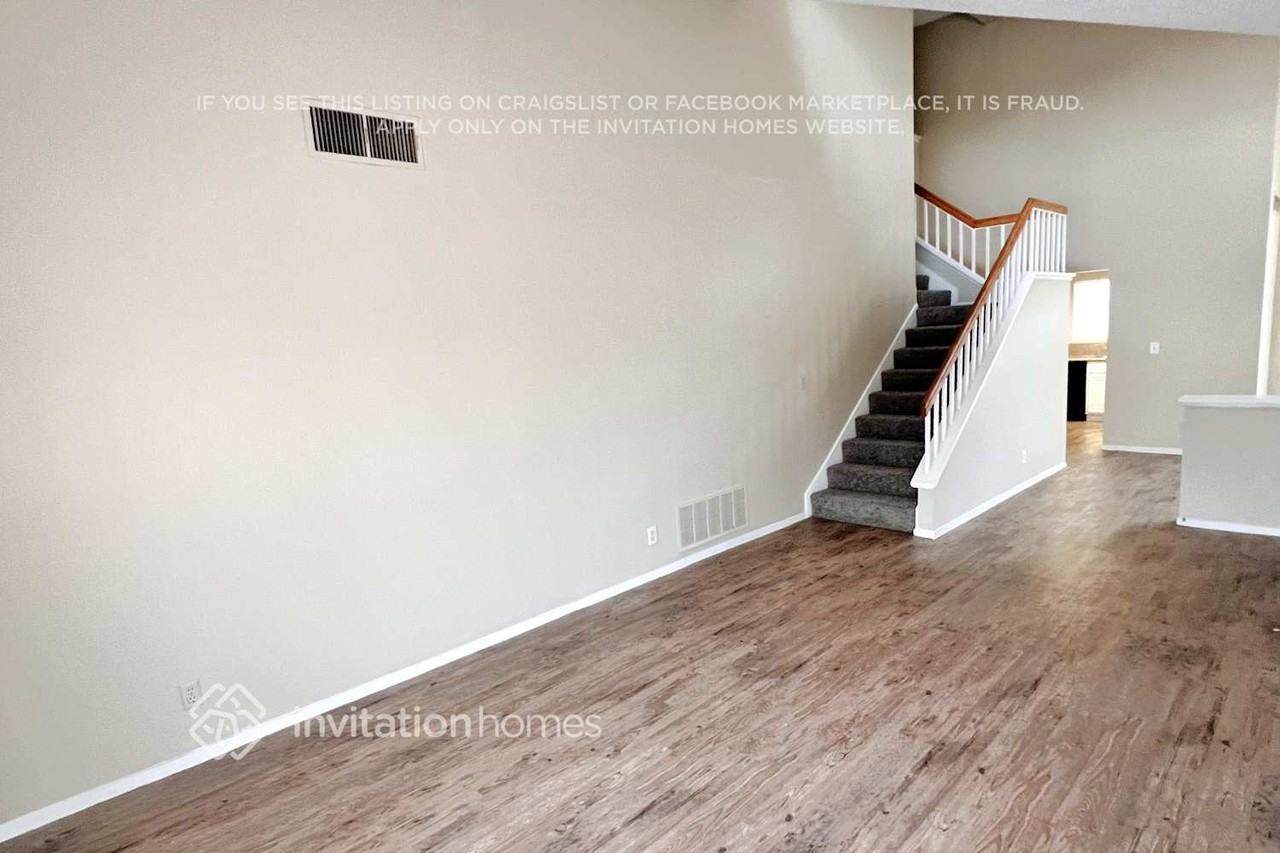330 Templeton Dr - Photo 2 of 17