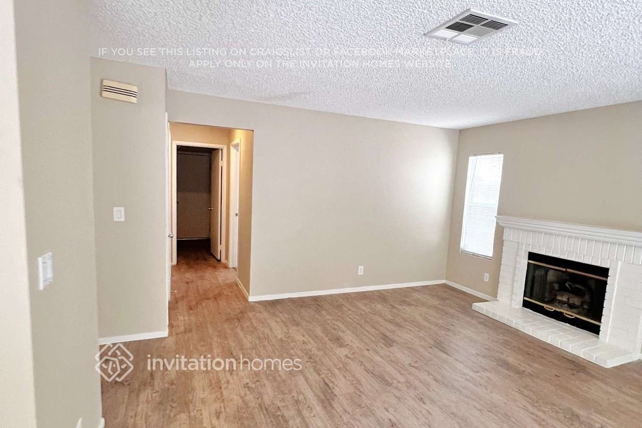 330 Templeton Dr - Photo 6 of 17