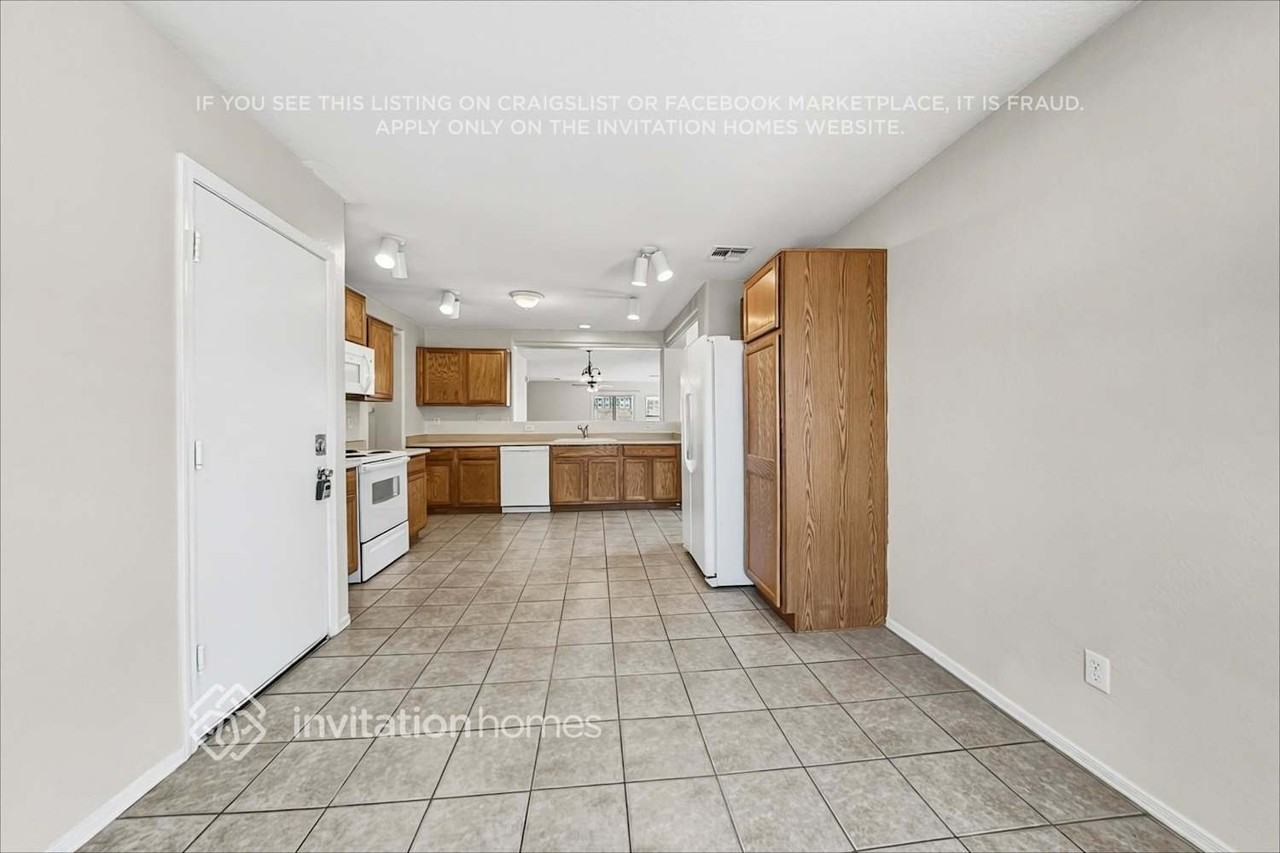 43893 W Cowpath Rd - Photo 7 of 19
