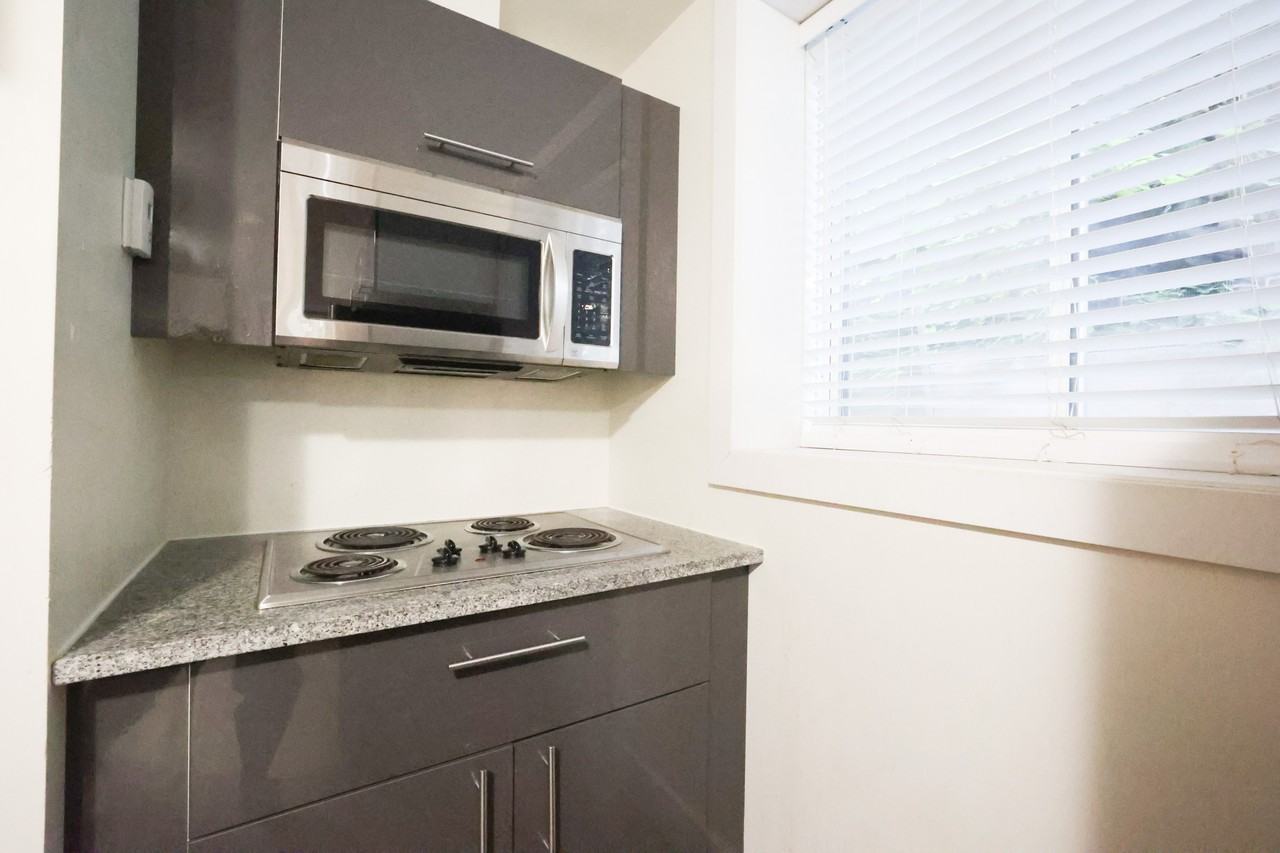 185 Henderson Avenue #7 - Photo 6 of 7
