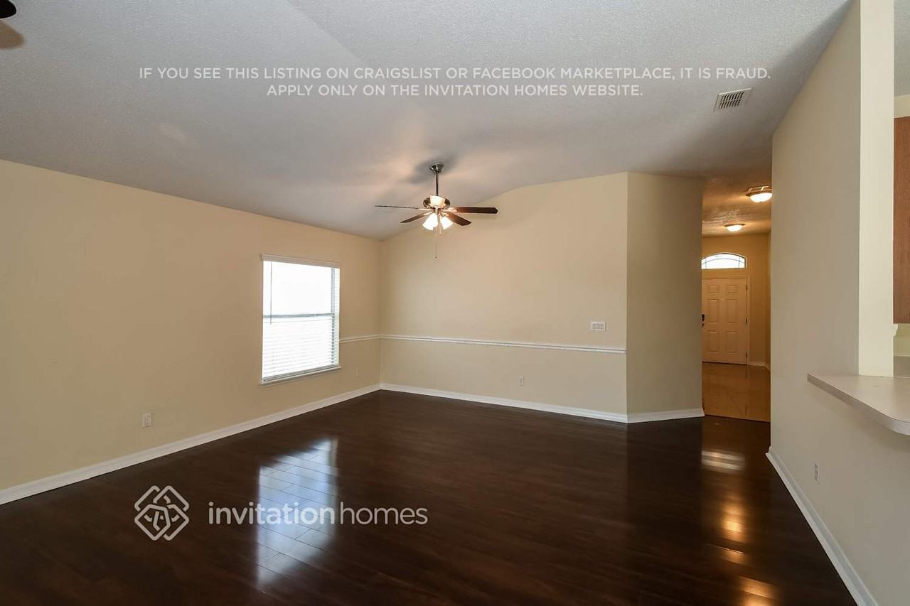 12580 Brookchase Ln - Photo 3 of 21