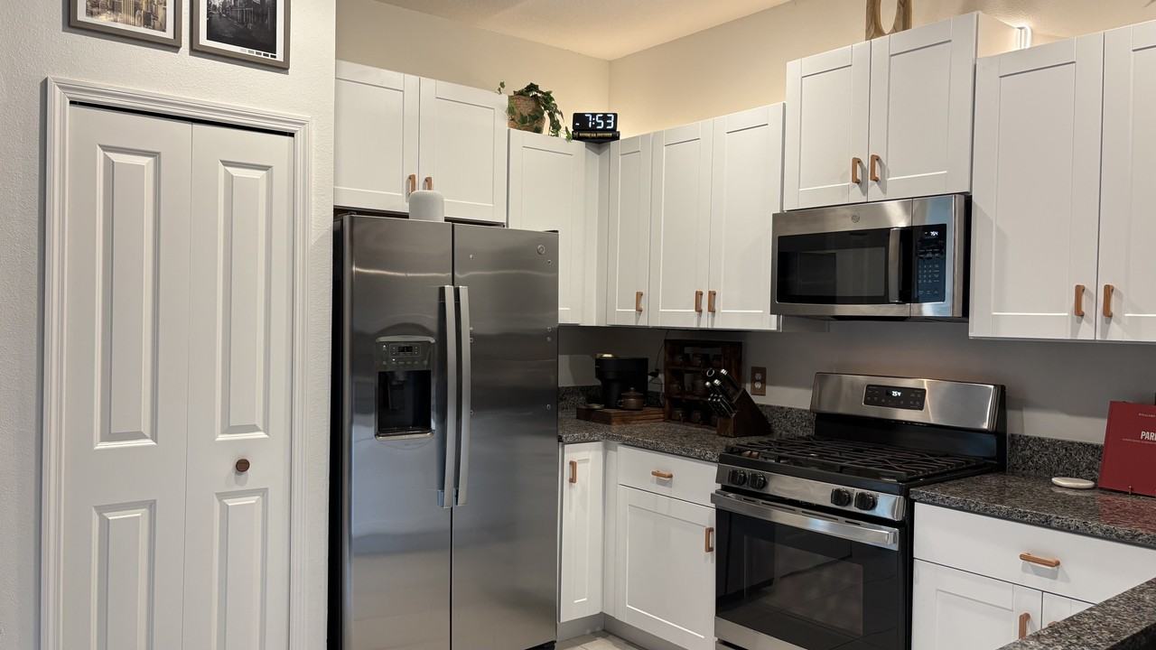 8327 Corner Pine Way - Photo 3 of 38