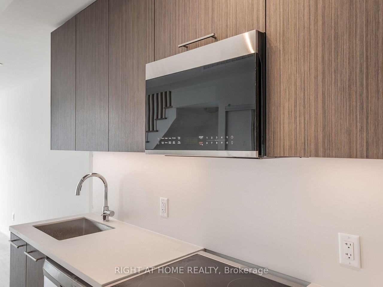 260 Finch Avenue East - Photo 10