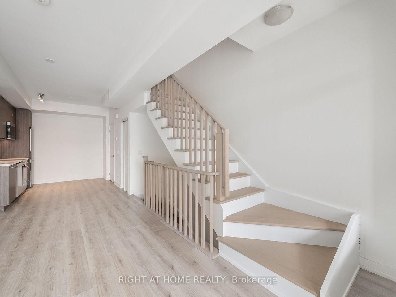 260 Finch Avenue East - Photo 11