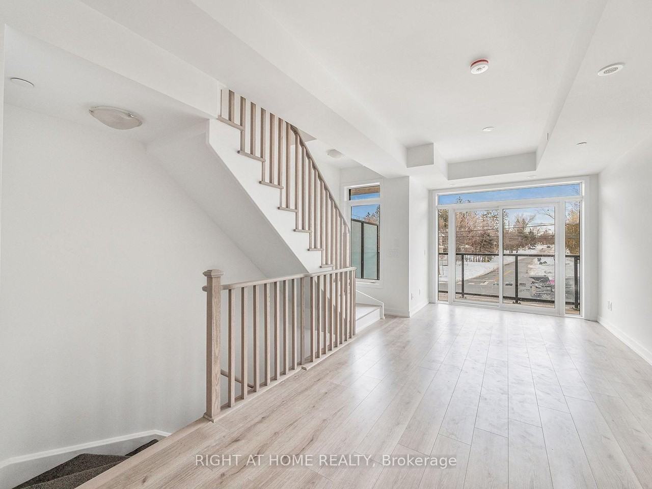 260 Finch Avenue East - Photo 14