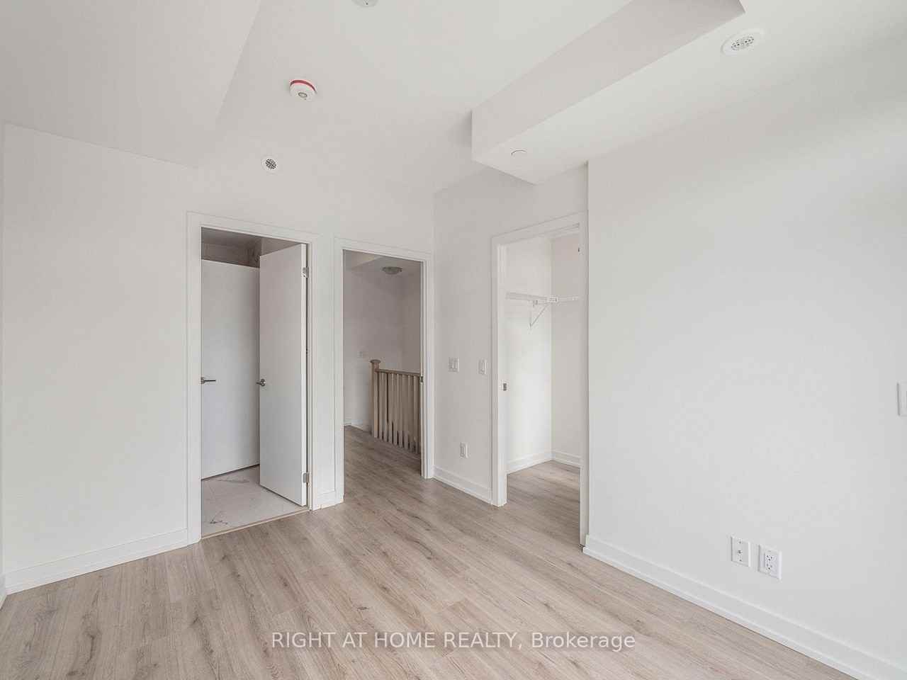 260 Finch Avenue East - Photo 17