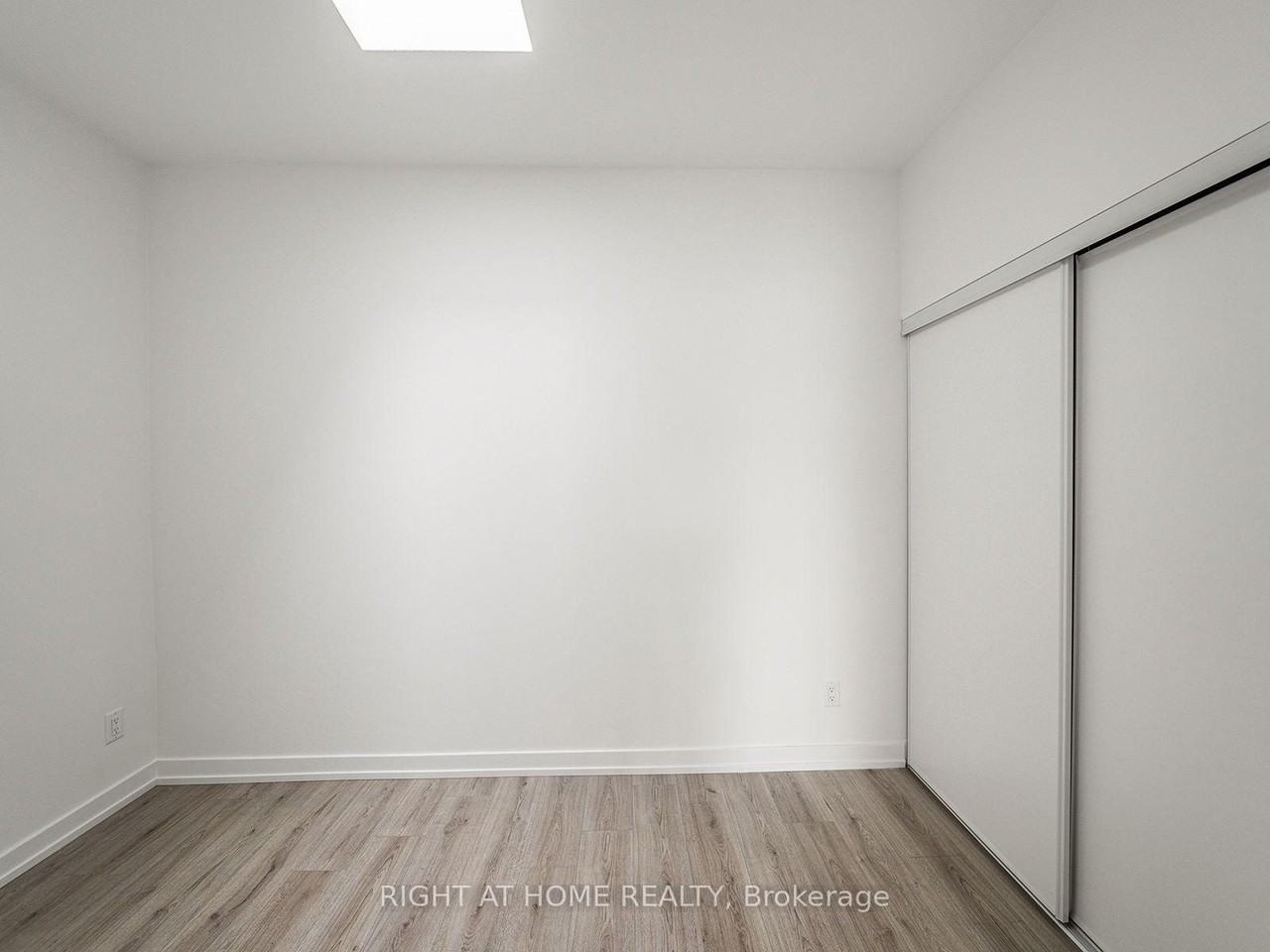 260 Finch Avenue East - Photo 22