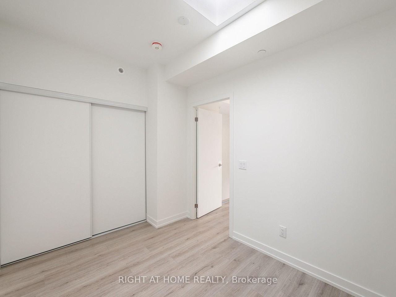 260 Finch Avenue East - Photo 23