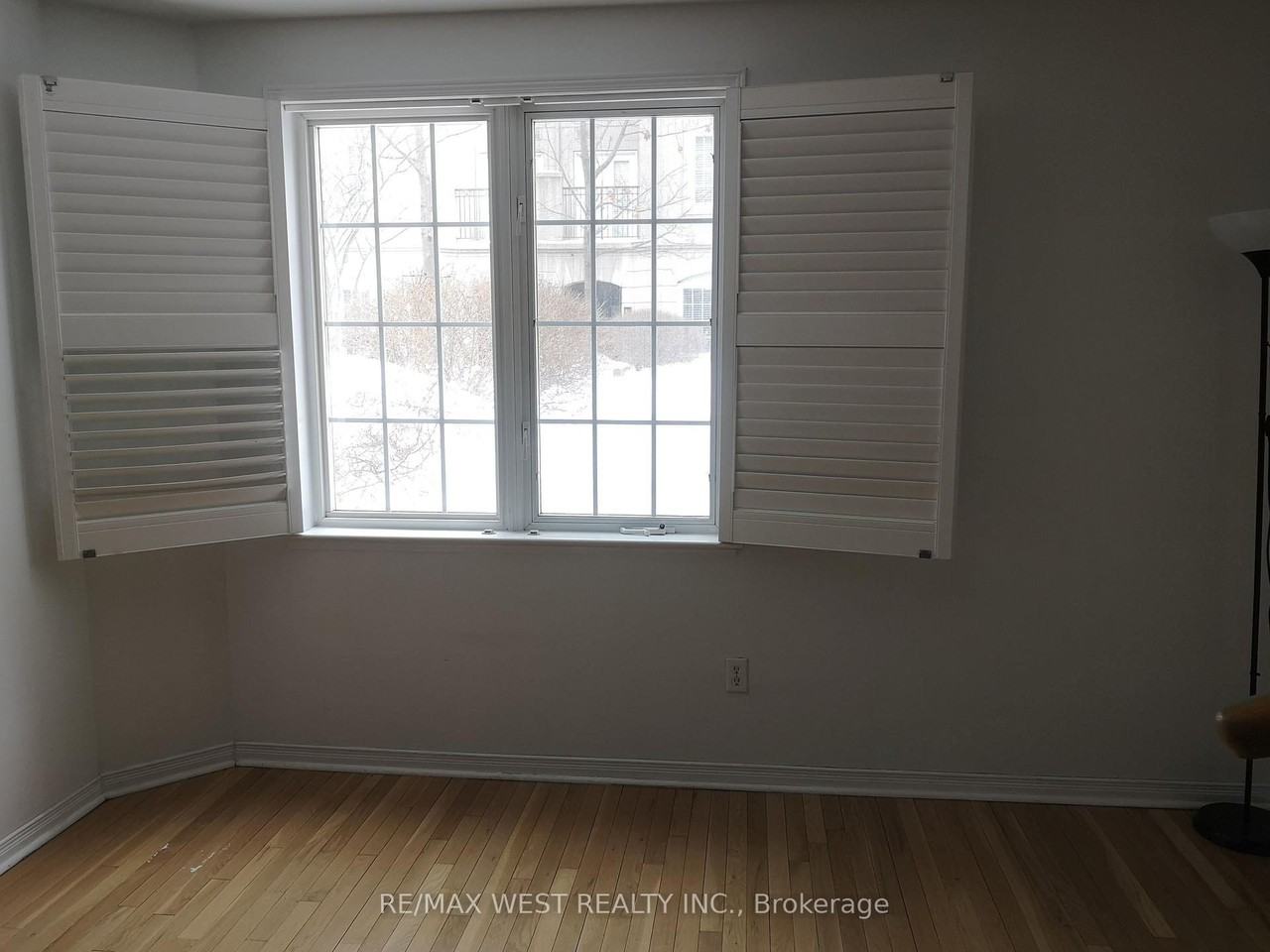 108 Finch Avenue West - Photo 3 of 14