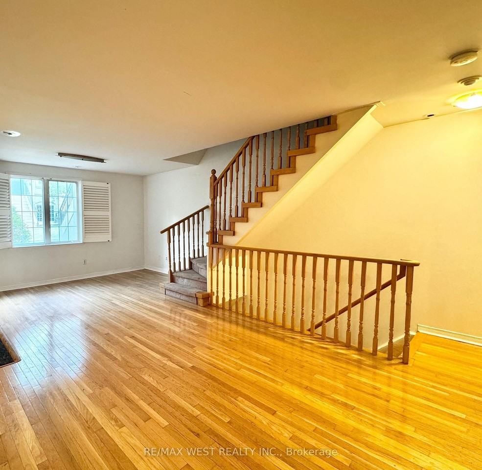 108 Finch Avenue West - Photo 5 of 14