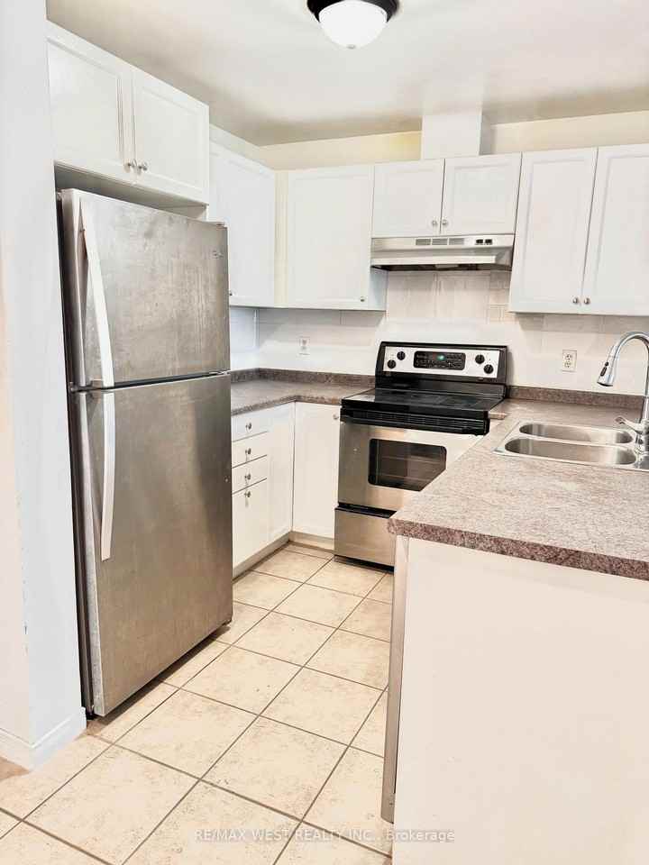 108 Finch Avenue West - Photo 6 of 14