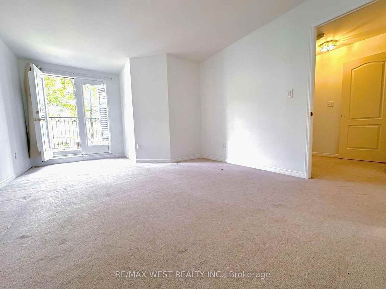 108 Finch Avenue West - Photo 8