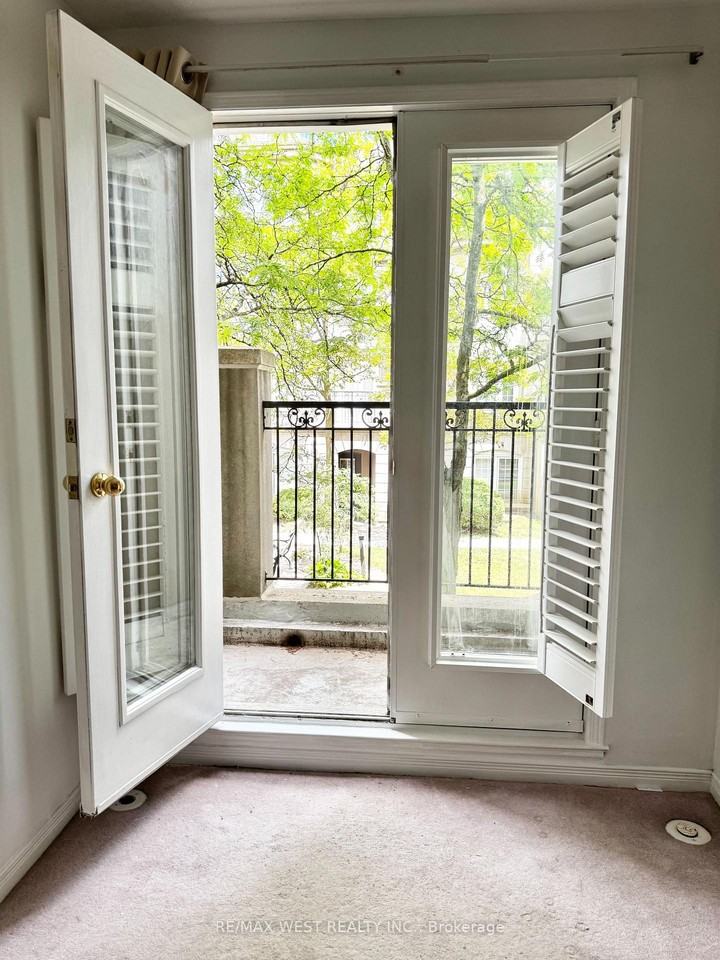 108 Finch Avenue West - Photo 14