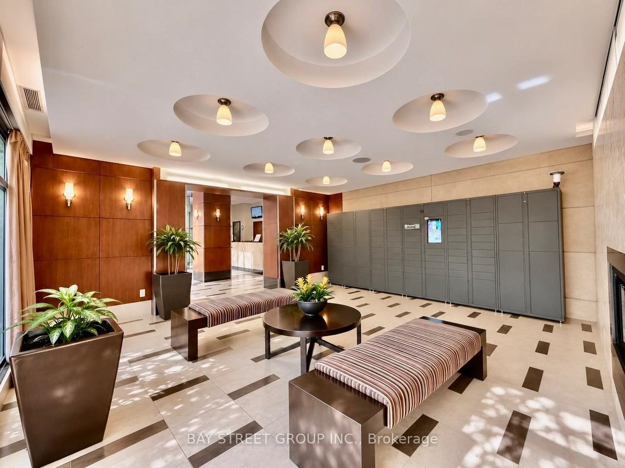 10 Northtown Way